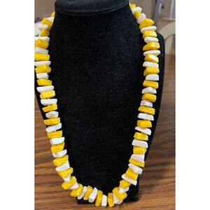 Lucite yellow white gold geometric beaded necklace vintage